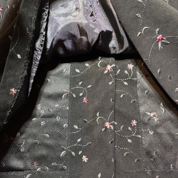 Dressbarn Woman Floral Embroidered Blazer Jacket 3X Black Romantic Cottagecore - Picture 6 of 6
